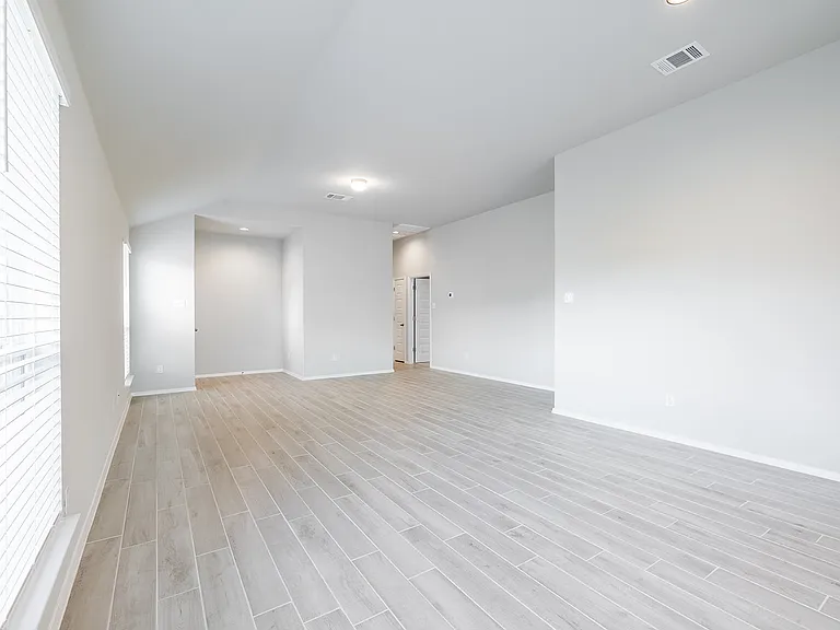 105 Crescent St — Photo 9