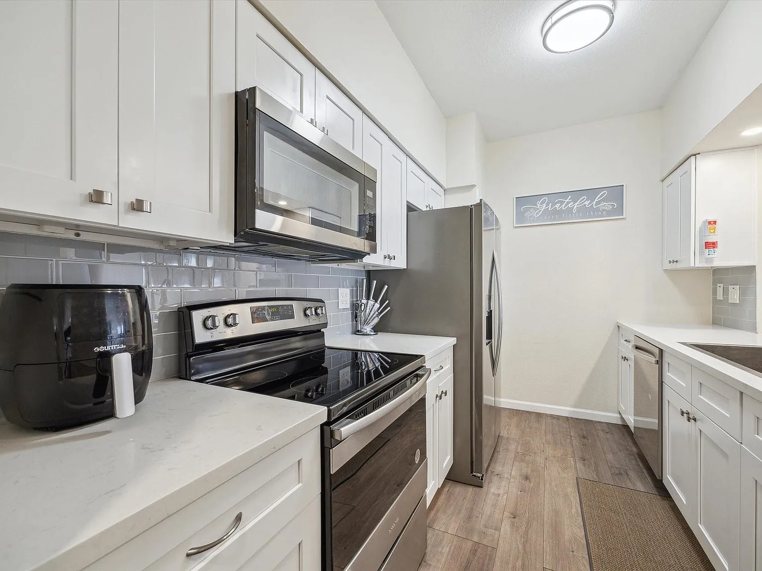 2 bed, 2.5 bath, 1740 sqft, $2,100 — Photo 4