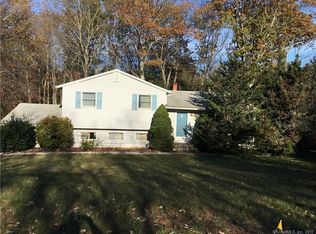 2 Chalk Hill Rd, Monroe, CT 06468