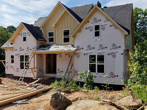 3rd image of 3017 Long Branch Dr