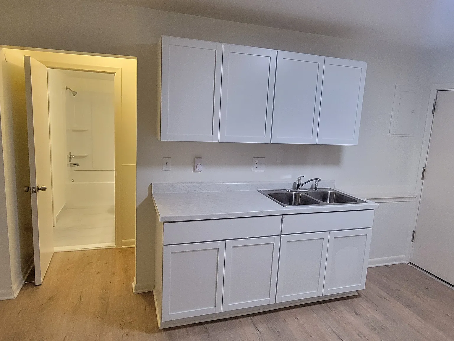 1 bed, 600 sqft, $995 — Photo 3