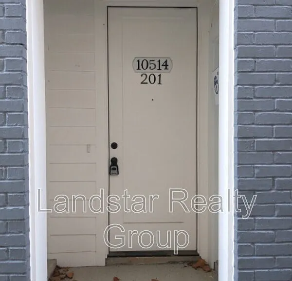 10514 Meeting St #201 — Photo 3