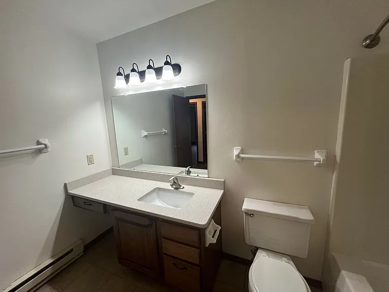High Point Commons Apartments — Photo 36