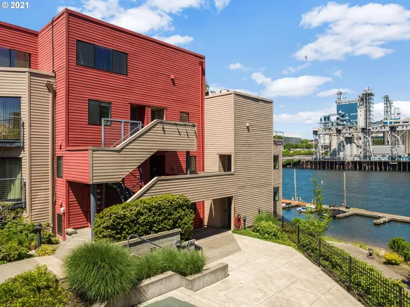 606 NW Naito Pkwy APT A3, Portland, OR 97209