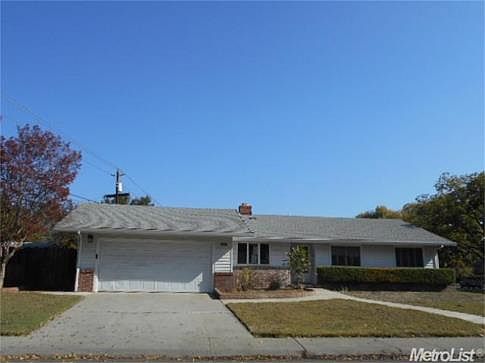 1st image of 6622 N Belmont Pl