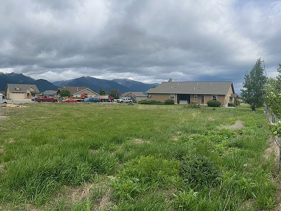 3rd image of 304 Sassafras Ct