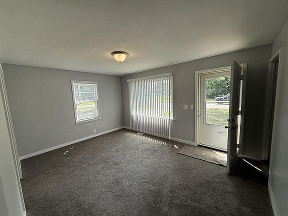 4th image of 359 Majestic St SE