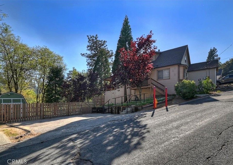 1st image of 23723 Hillside Dr