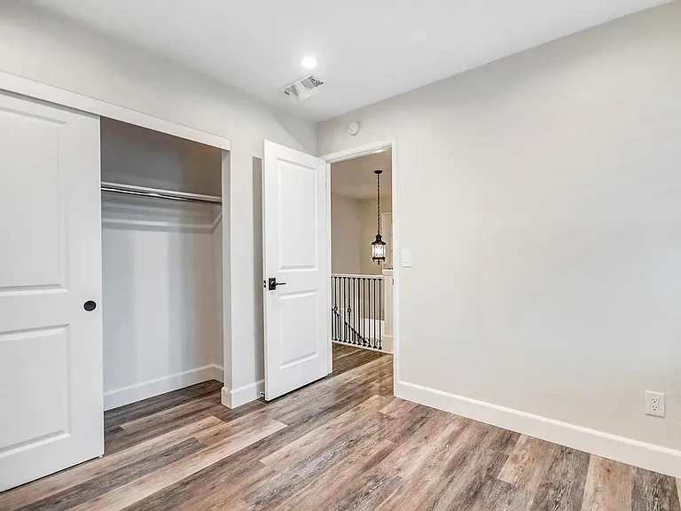 357 San Marin Dr — Photo 18