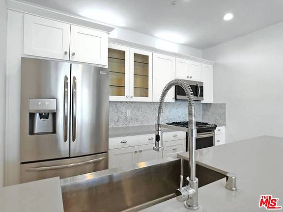 4th image of 10560 Santa Monica Blvd APT 306