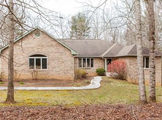 3 Weston Heights Dr, Asheville, NC 28803
