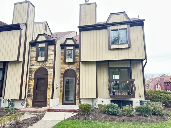 120 Wimbledon Sq, Washington Twp., NJ 07840