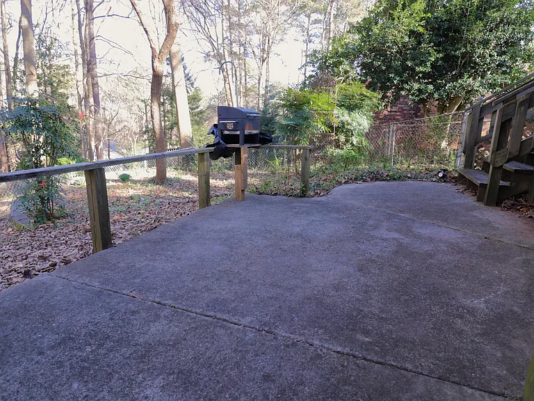 Patio with Grill