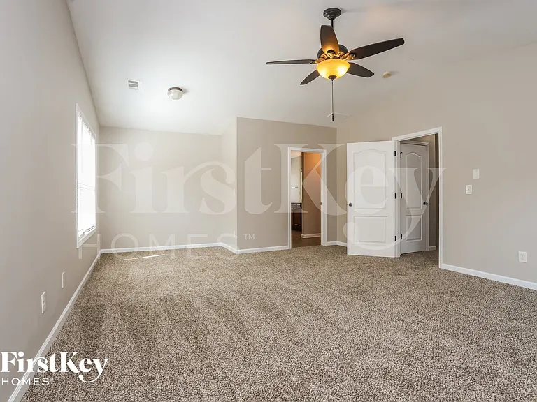 2009 Raegan Way — Photo 7