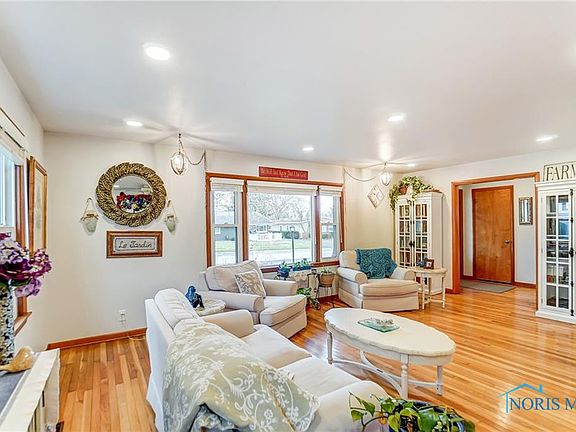 5th image of 211 Woodley Ave