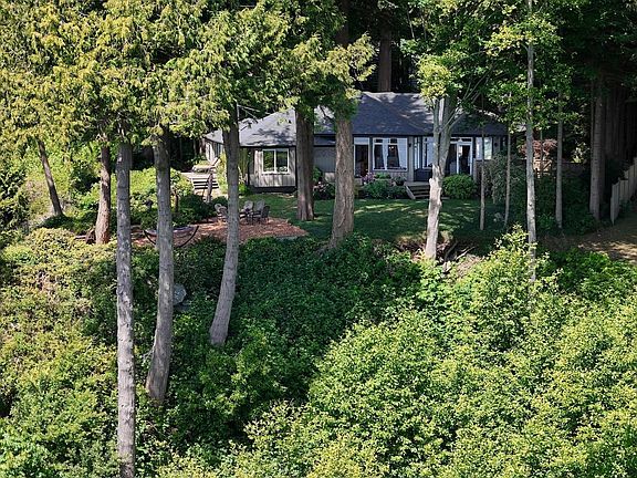 2nd image of 7647 Eureka Pl