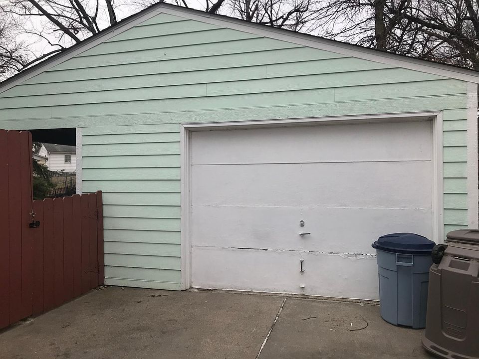2nd image of 3404 Augusta Ave