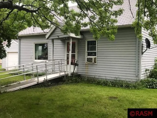 518 10th St, Gaylord, MN 55334