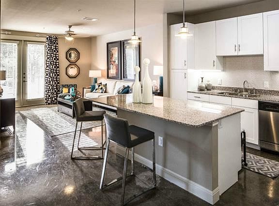 4th image of 908 N Bishop Ave #101