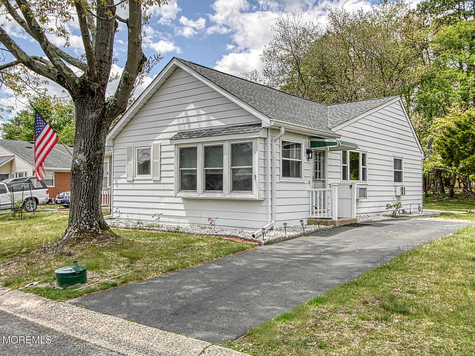 1st image of 15 Lafayette Drive #B