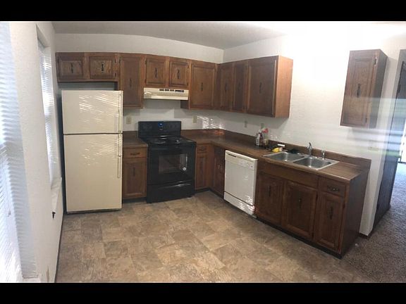 3rd image of 480 N Shiloh Ave