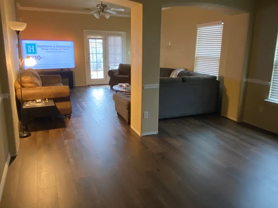 9306 Longmire Trce