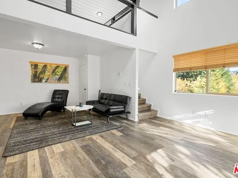 993 Cameron Dr — Photo 13