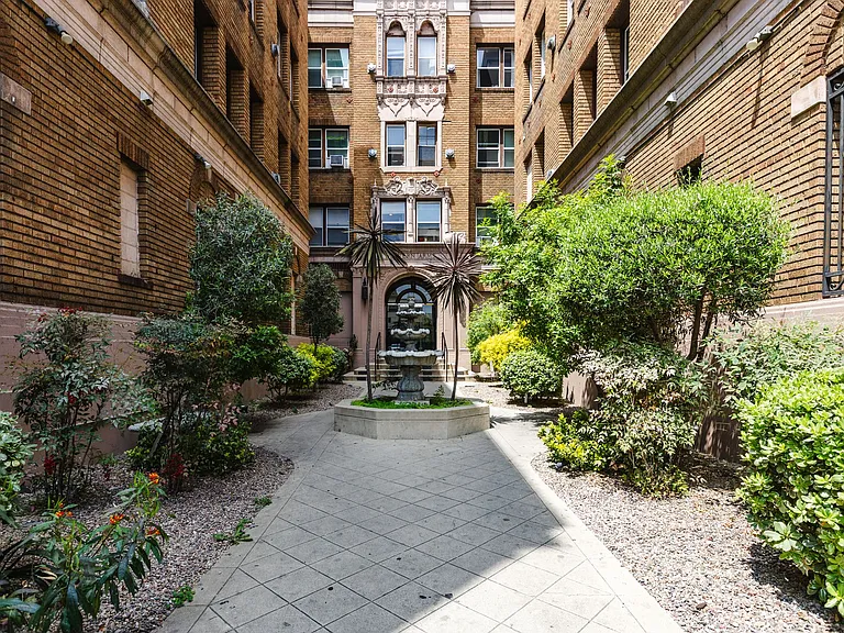 Urban Living at its Best — Photo 1