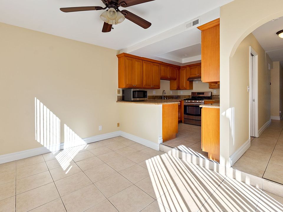 1st image of 3911 Green Ave #3917