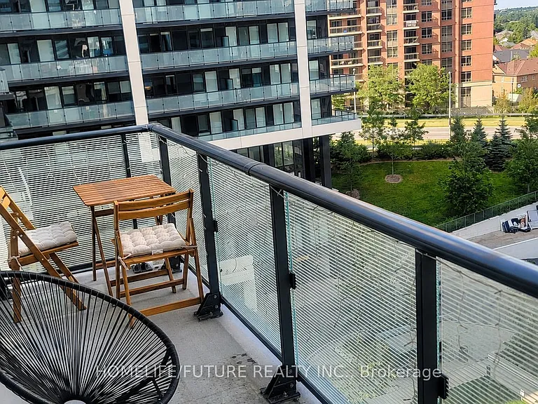 95 Oneida Cres #704 — Photo 3