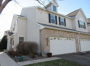 9345 Rath Pl, Eden Prairie, MN 55347