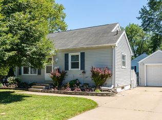 901 O Ave NW, Cedar Rapids, IA 52405