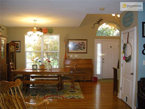 4th image of 1109 SE Brownfield Dr