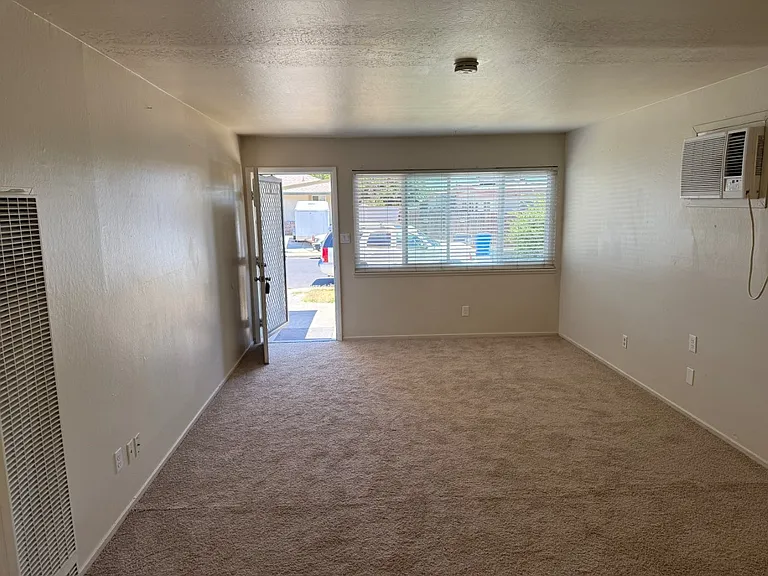 511 Fir St — Photo 3