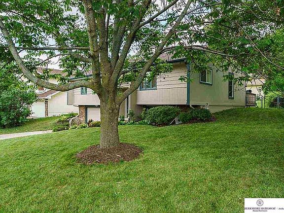 5th image of 16311 Shirley St