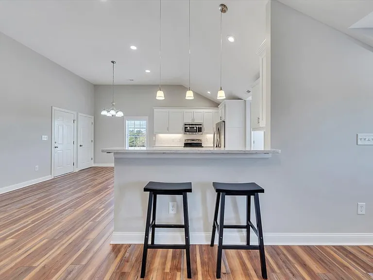 1180 Longfield Rd — Photo 139