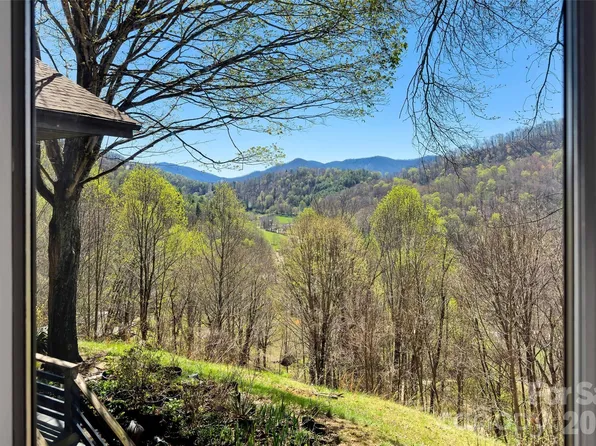 311 Pisgah Mine Rd, Burnsville, NC 28714