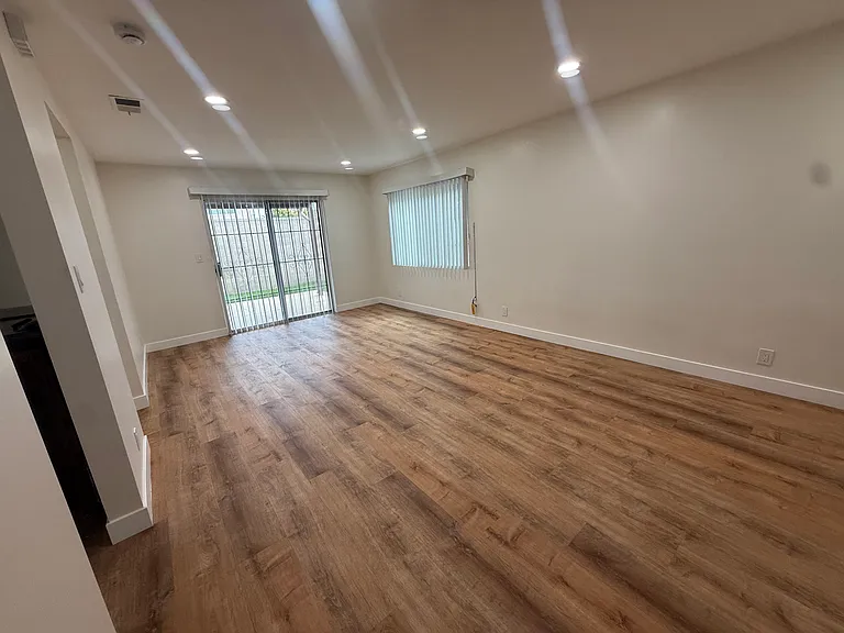118 W Garcelon Ave — Photo 6