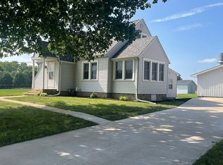 2306 W 4th St, Sterling, IL 61081