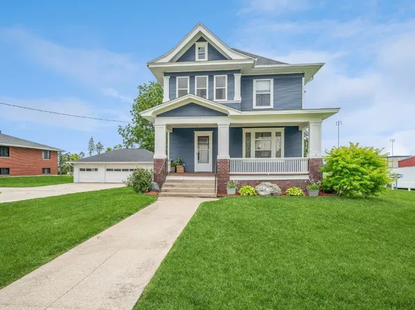 401 4th Ave, Van Horne, IA 52346