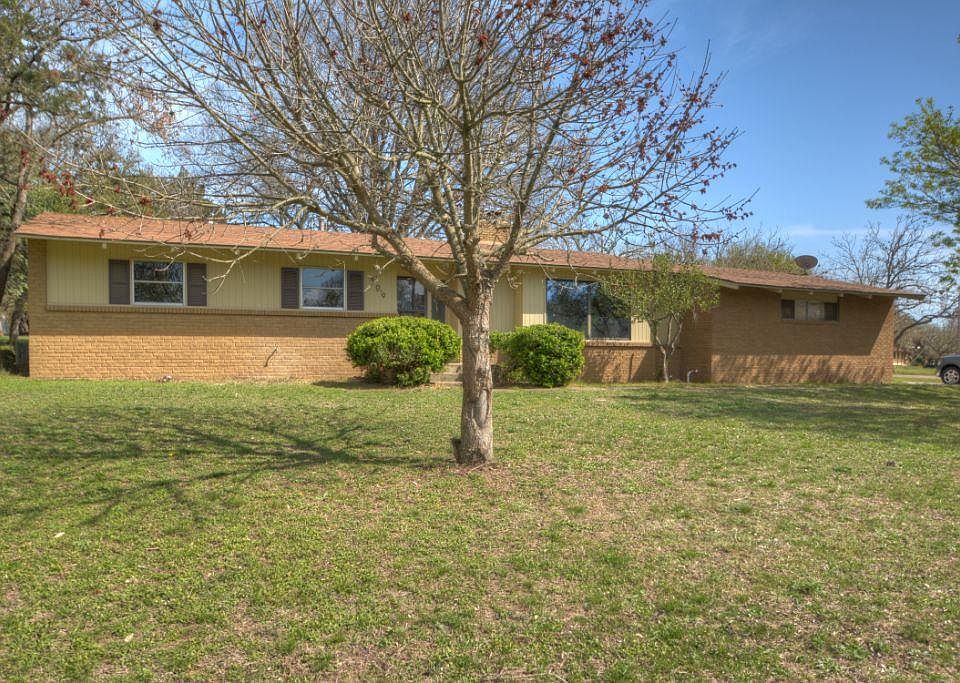 1st image of 409 Lane Dr