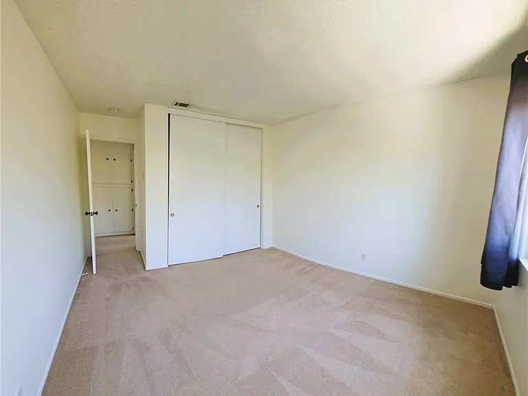 4442 E Addington Dr — Photo 11