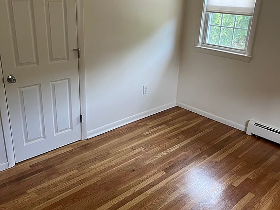 3rd image of 11 Sherwood Dr APT 11
