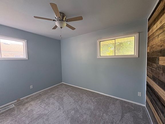 5th image of 2456 E Devonshire Rd
