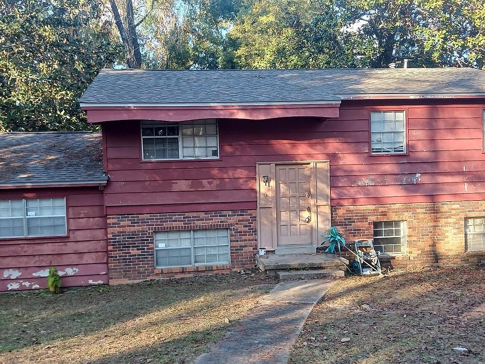 1st image of 302 Glenview Dr