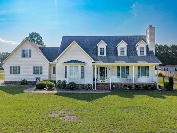 24 Courtney Ln, Dunn, NC 28334