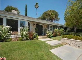 17117 Strawberry Dr, Encino, CA 91436