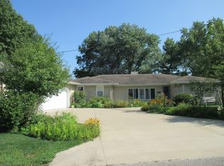 607 E Highland Ave, Robinson, IL 62454