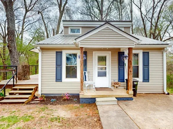 1013 Cowan St, Paris, TN 38242