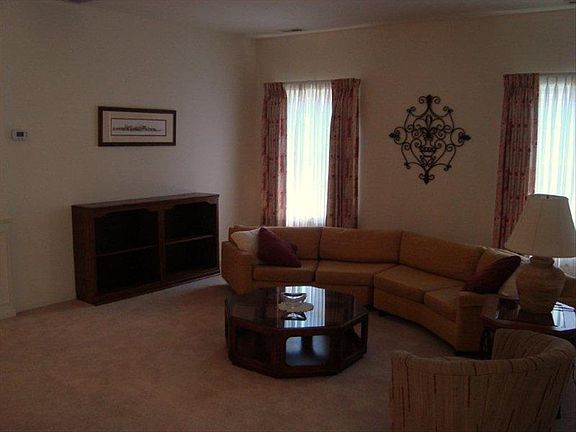 4th image of 2616 Terrwood Dr W